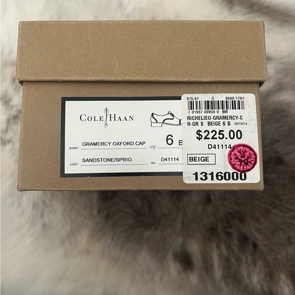 Cole Haan Gramercy Oxford Shoes - Picture 12 of 14